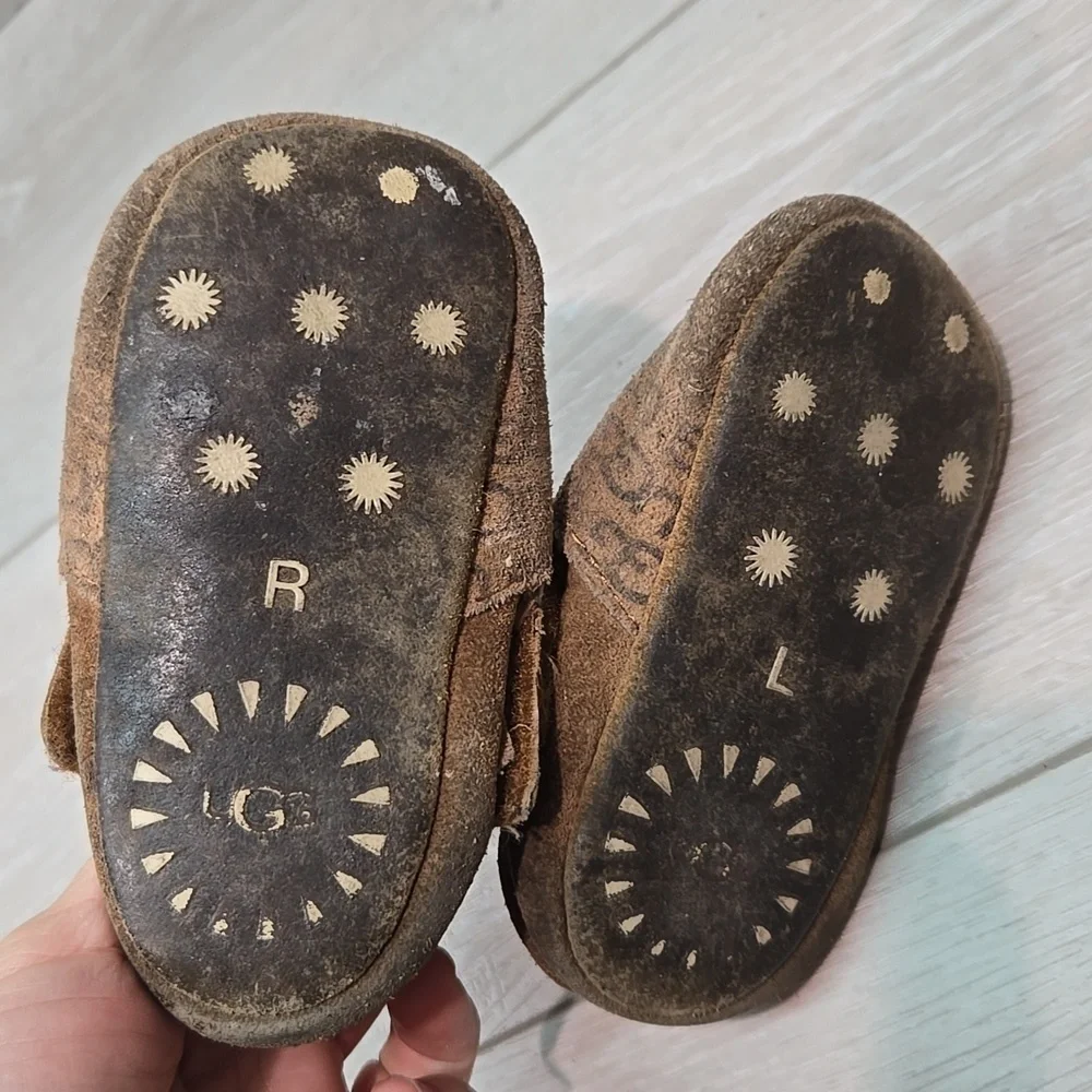 UGG Brown Kids Loafer Slip On Suede Shoes Flats Sz 4/5 Toddler